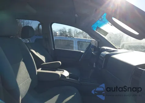 2007 Nissan Titan Se z USA, uszkodzony, nr VIN 1N6BA07B57N237204